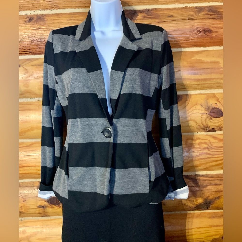 Max & Riley Black and Grey Striped Blazer, Small